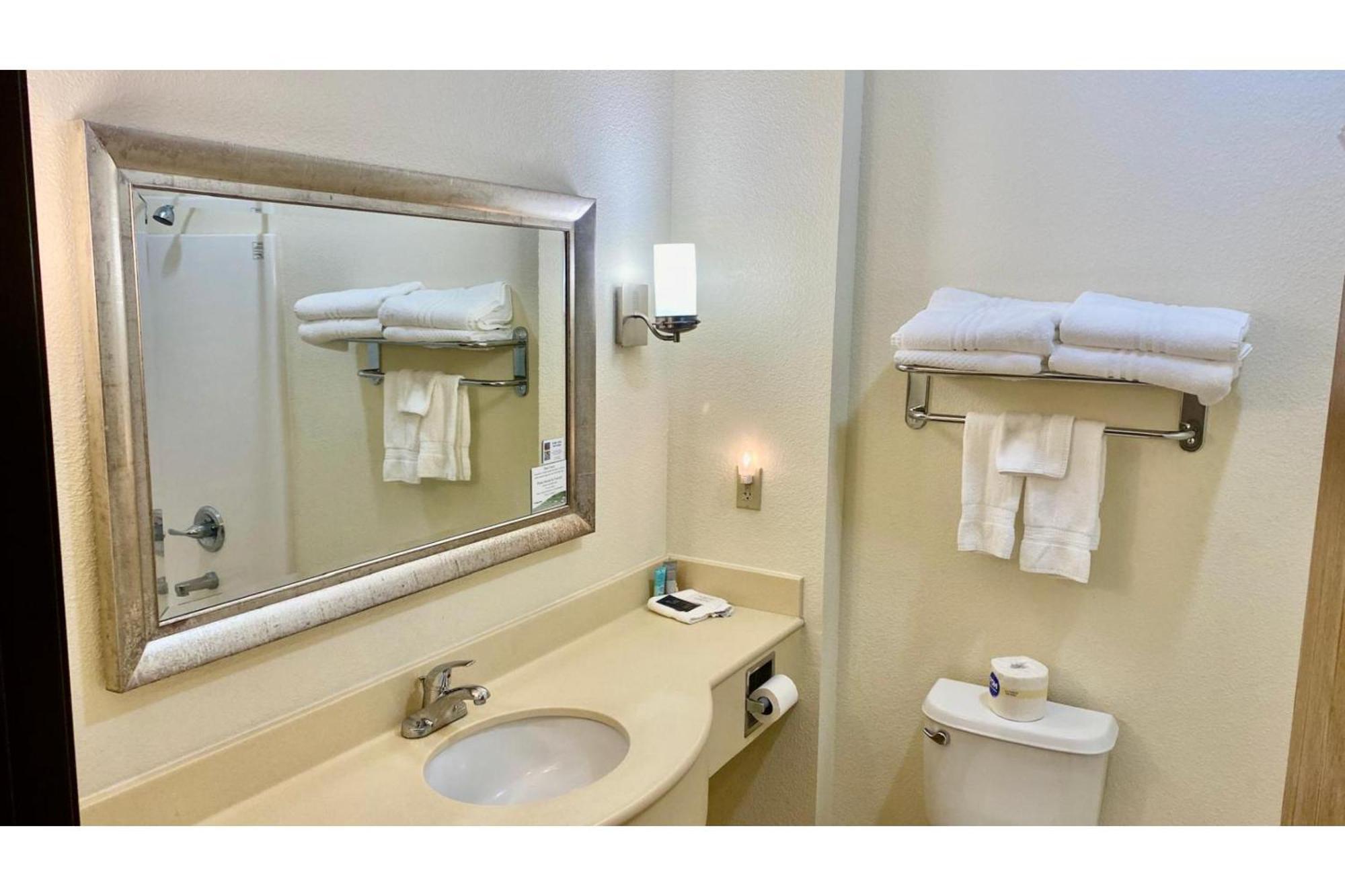 Park View Inn & Suites Hoisington Near Great Bend Exteriér fotografie