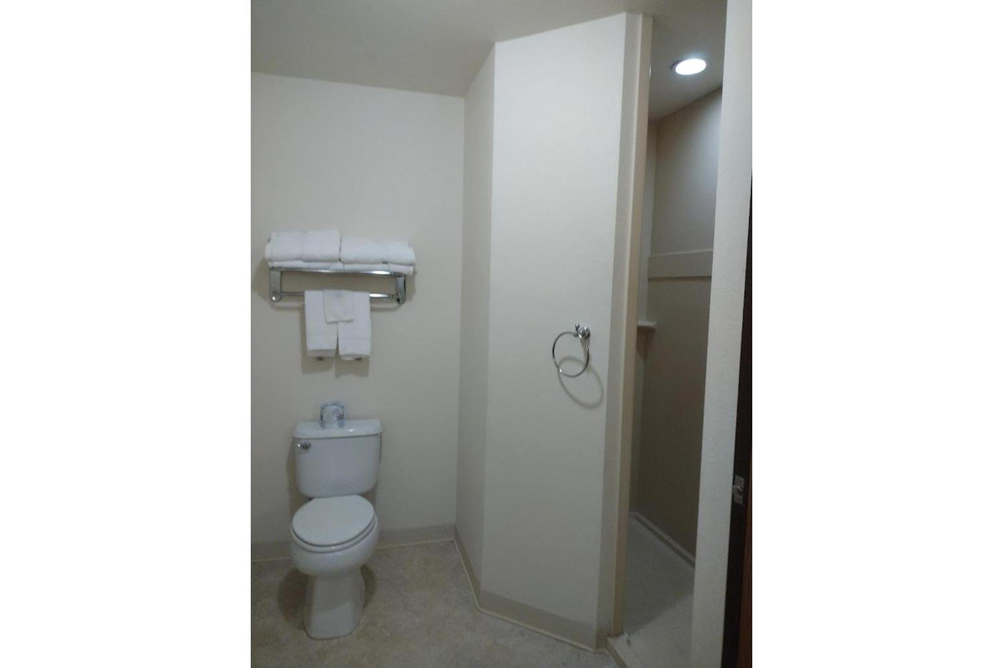 Park View Inn & Suites Hoisington Near Great Bend Exteriér fotografie