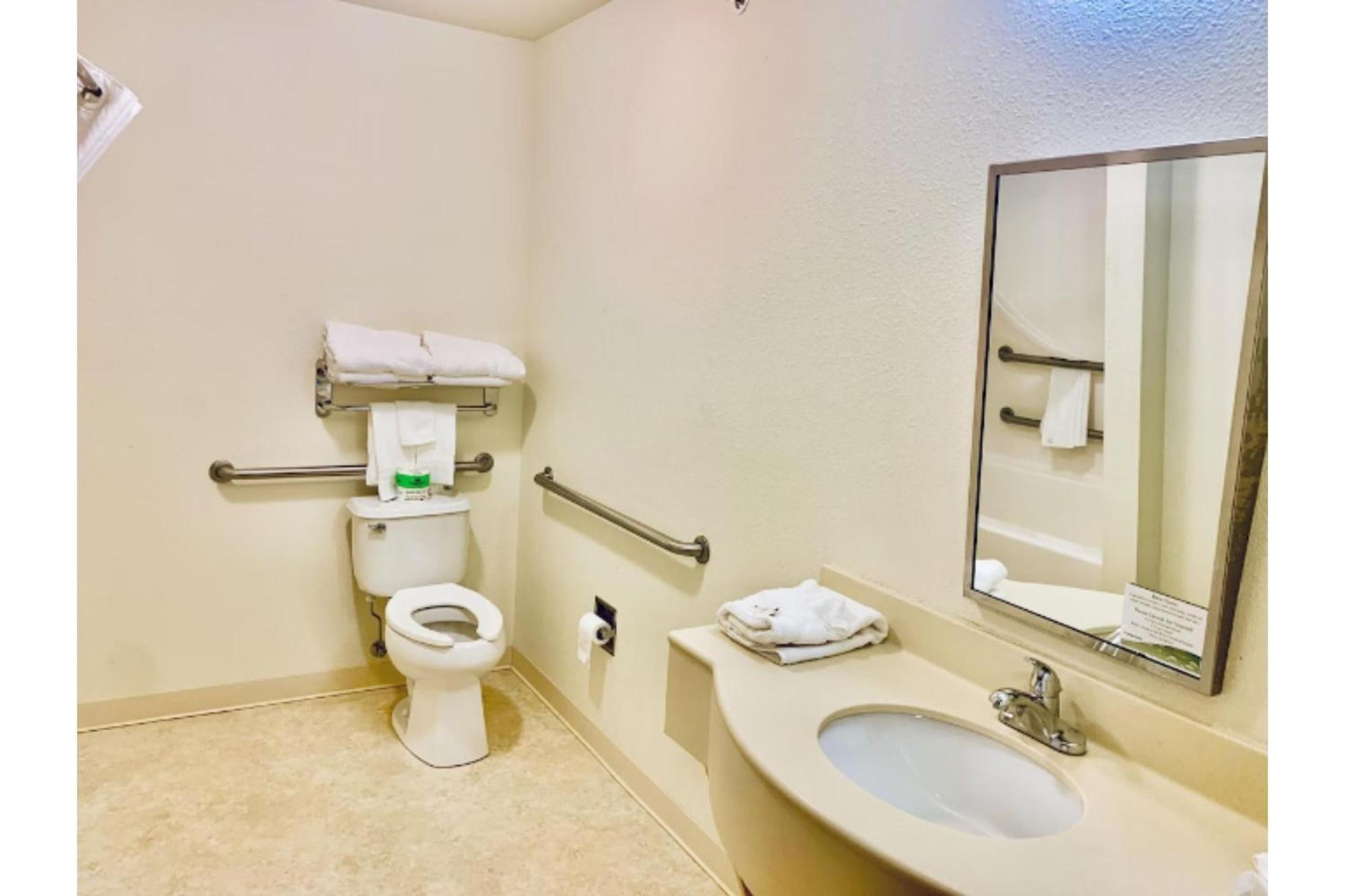 Park View Inn & Suites Hoisington Near Great Bend Exteriér fotografie
