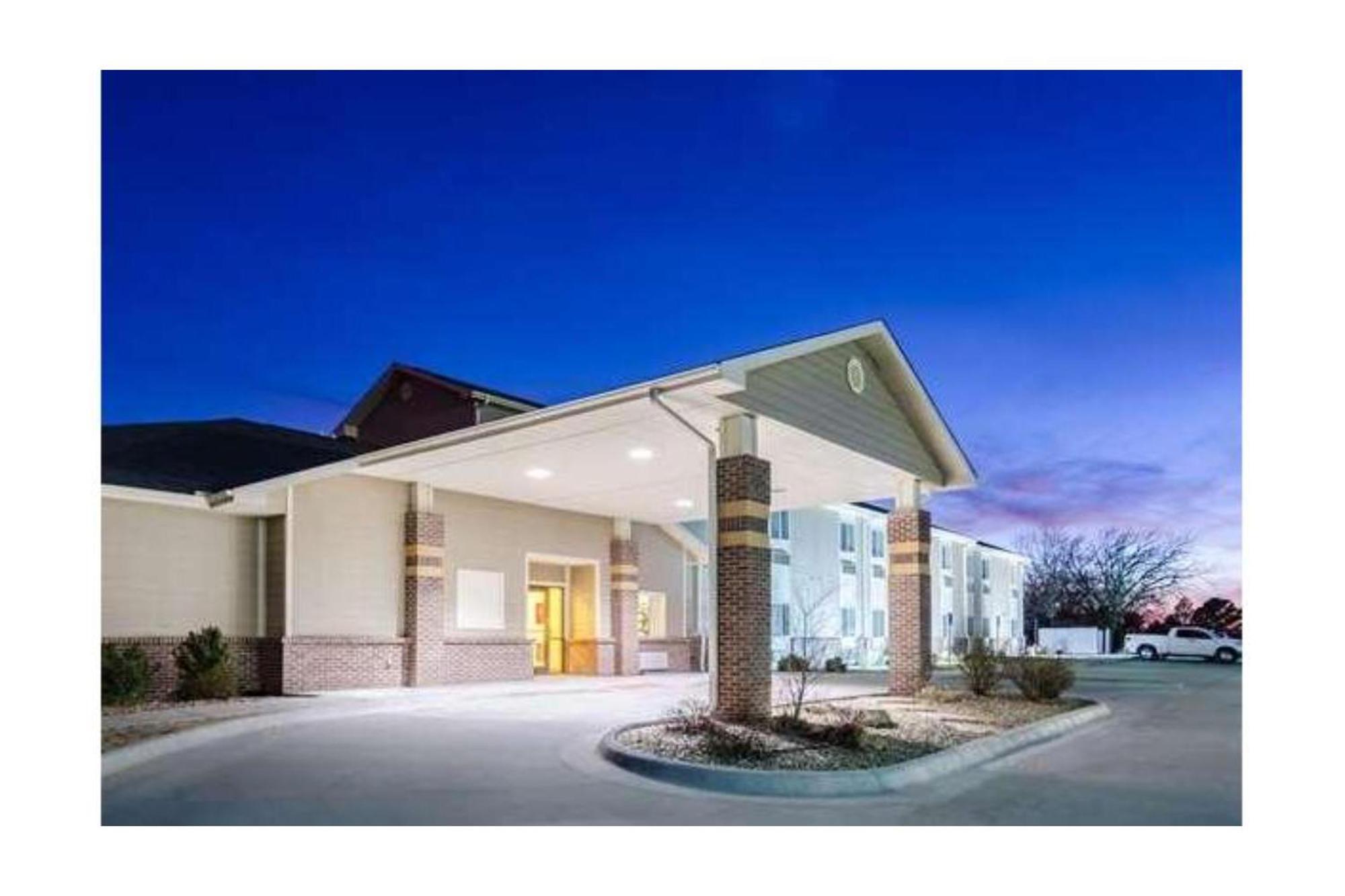 Park View Inn & Suites Hoisington Near Great Bend Exteriér fotografie