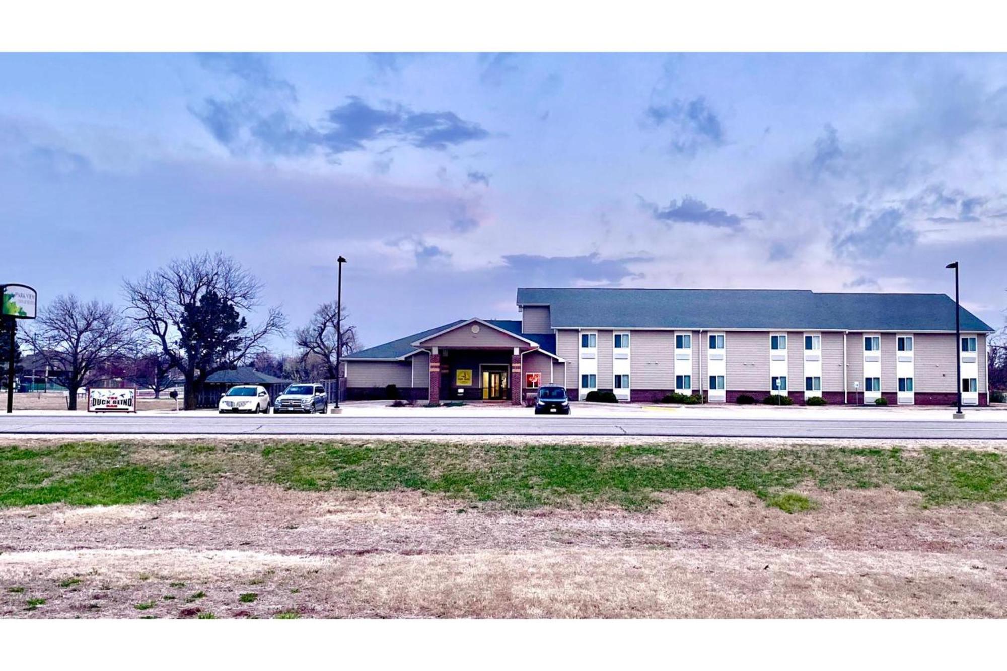 Park View Inn & Suites Hoisington Near Great Bend Exteriér fotografie