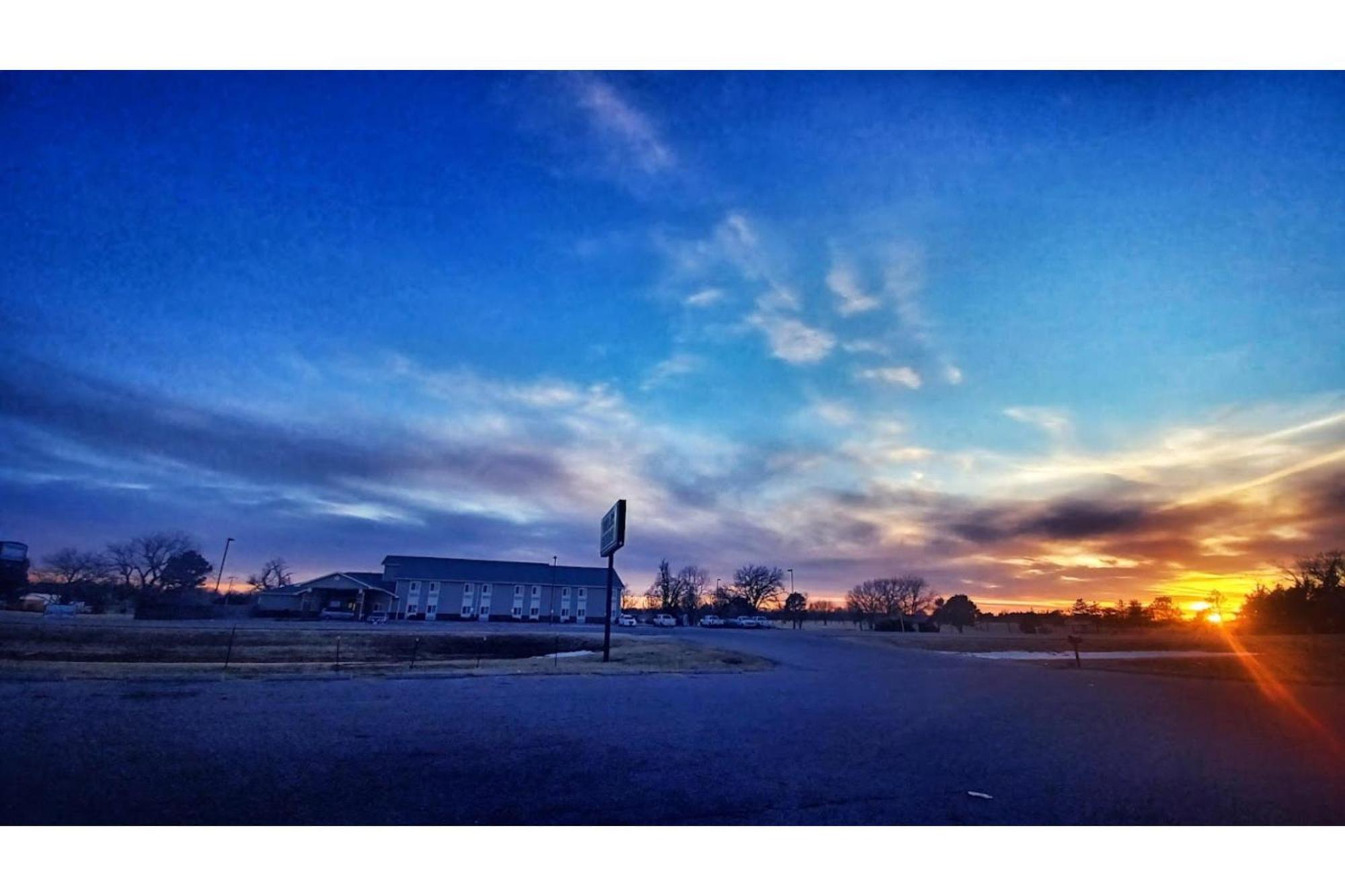 Park View Inn & Suites Hoisington Near Great Bend Exteriér fotografie